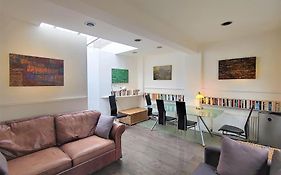 Stylish Apartment Near Carnaby Street, Sleeps 4.